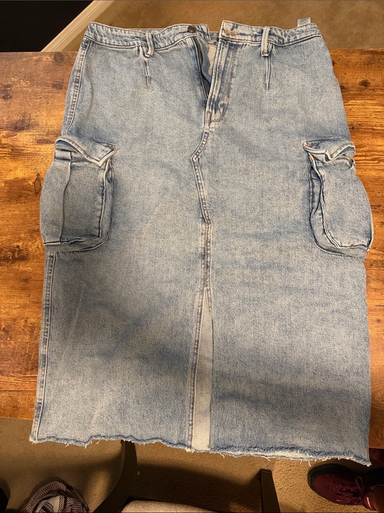 Good American Dresses & Skirts - Good American Light Blue Denim Cargo Midi Skirt
